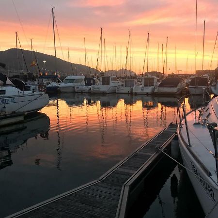Yate De Lujo En Getxo Hotel Exterior foto